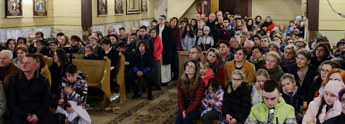 Tym razem GRUPA 25+ przedstawiła Tajemnicę Eucharystii w Jurowcach (zdj. Dariusz Toroń)