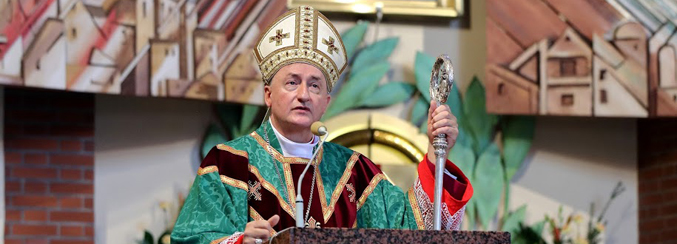 Pandemia pokazała, jak bardzo potrzebujemy wspólnoty i mocnych, normalnych relacji międzyludzkich, których nie da cyberprzestrzeń. A tak się składa, że parafia Miłosierdzia Bożego „tętni różnorodnością grup” i „ma różne propozycje dla osób o różnej wrażliwości” podkreślił w jednej z homilii Ks. Biskup Andrzej Jeż (04.10.2020r) zdj.Dariusz Toroń